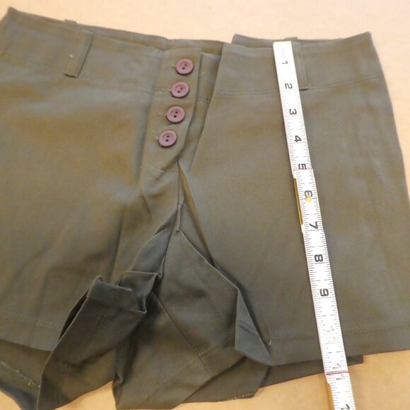 Venus olive shorts size: M - Picture 5 of 8
